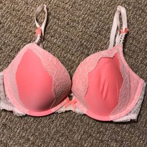 VS lace padded push-up bra.  Size 32D.